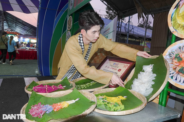 Chàng trai biến bánh dân gian thành đầm dạ hội siêu đẹp