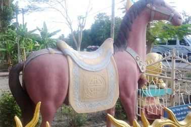 Chuyện về bức tượng ngựa Xích Thố hiếm có ở miền Tây