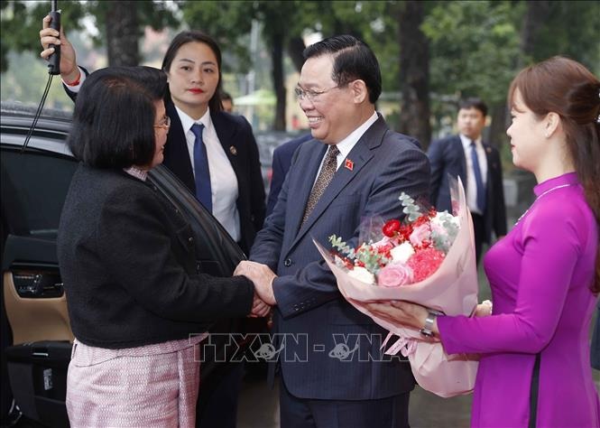 Chủ tịch Quốc hội Vương Đình Huệ đón và hội đàm Chủ tịch Quốc hội Campuchia - 1