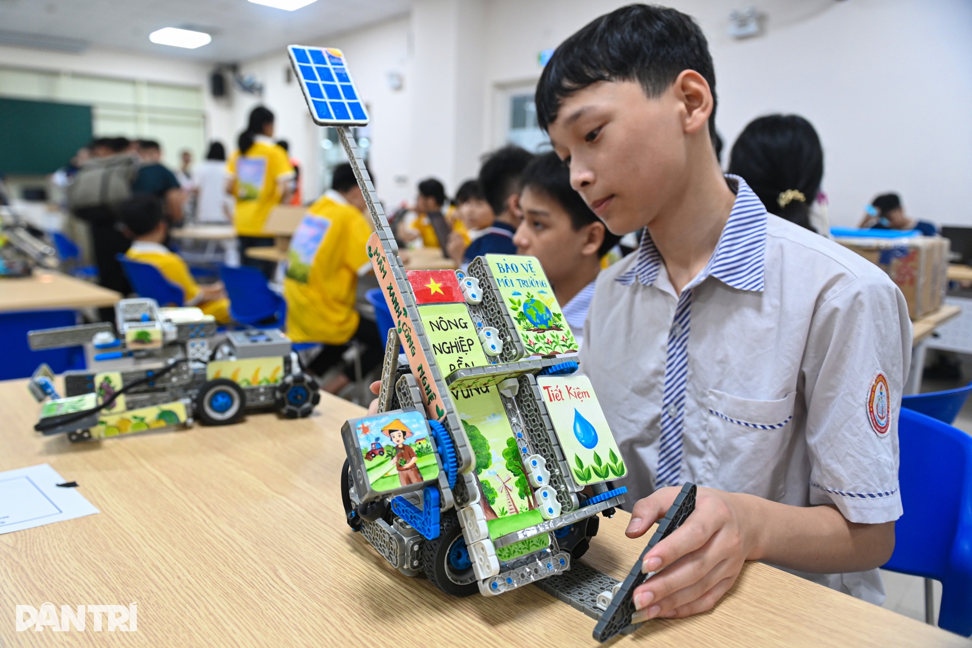 Xem những bông hoa núi rừng xuống Thủ đô thi đấu robot - 18