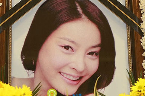 Ngôi sao bạc mệnh Jang Ja Yeon từng bị giám đốc đe dọa