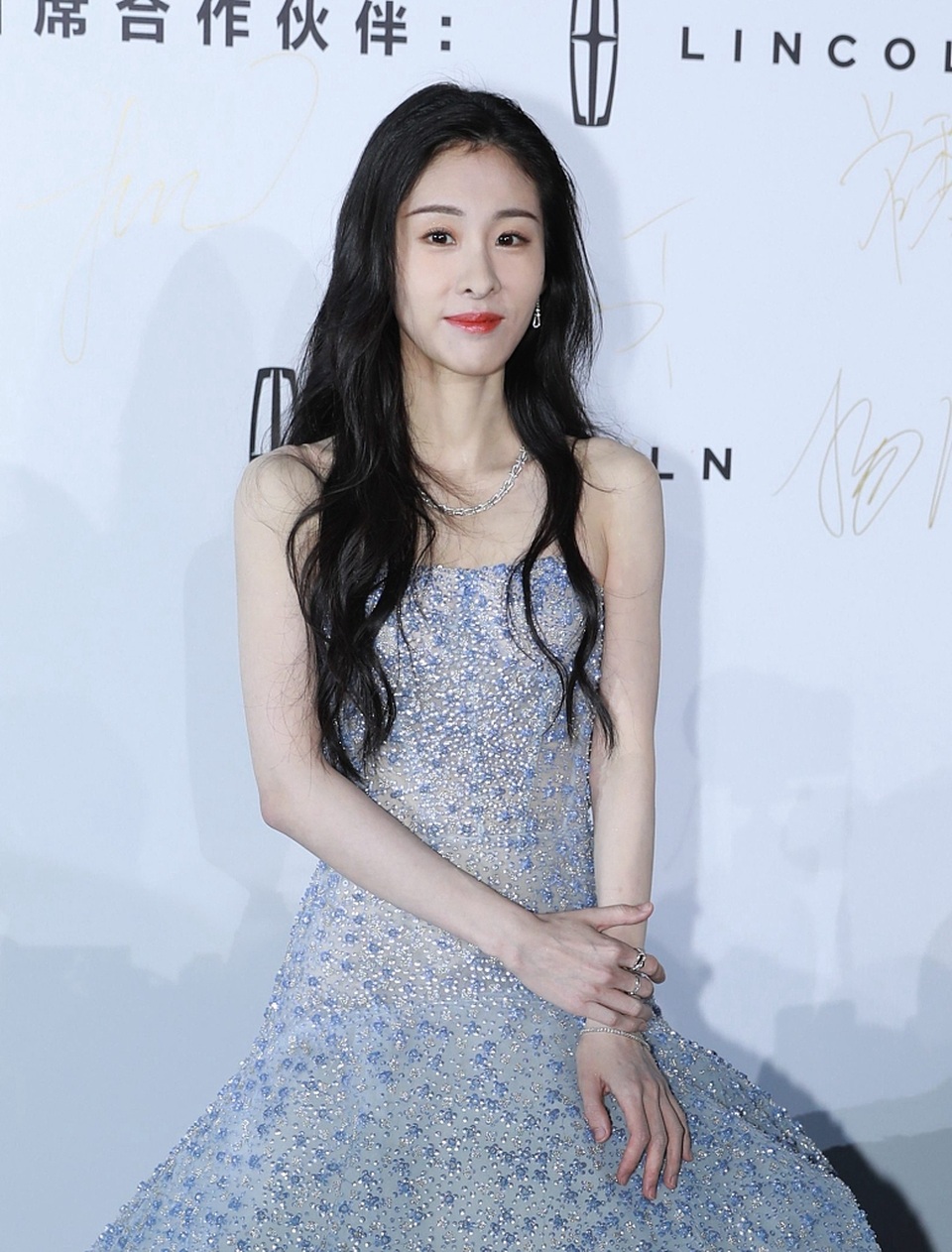 Diện phong cách tiểu thư, Angelababy lấn lướt dàn mỹ nhân kém tuổi - 11 Diện phong cách tiểu thư, Angelababy lấn lướt dàn mỹ nhân kém tuổi - 11