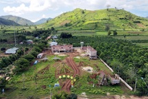 Vụ “tuýt còi” xây nhà rông dưới chân núi lửa: Chưa có hướng xử lý