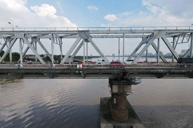 Hà Nội: Nhìn từ trên cao cây cầu huyết mạch đang được kiến nghị sửa chữa - 11 Hà Nội: Nhìn từ trên cao cây cầu huyết mạch đang được kiến nghị sửa chữa - 11