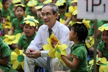 Cảm động thư “ông nội” gửi hơn 4 nghìn học sinh thời dịch cúm Covid-19