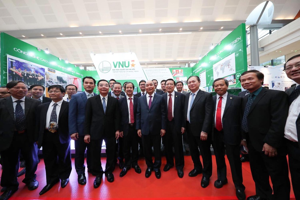 Thủ tướng Chính phủ “thị sát” các kết quả nghiên cứu của Đại học Quốc gia Hà Nội - 2 Thủ tướng Chính phủ “thị sát” các kết quả nghiên cứu của Đại học Quốc gia Hà Nội - 2