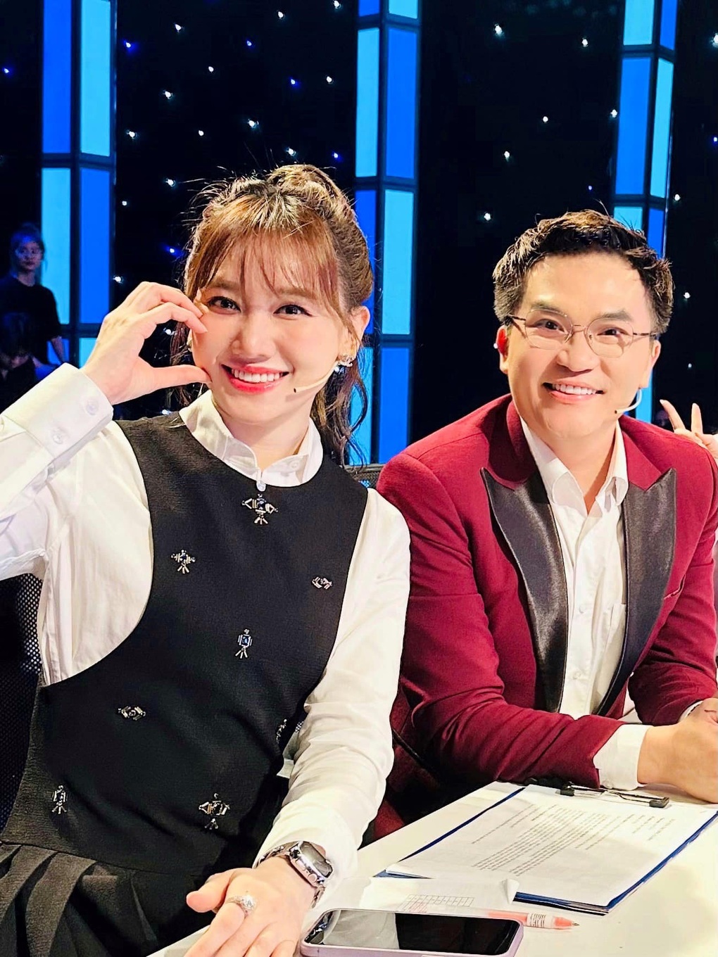 Hari Won thích thú khi Đại Nghĩa thay Trấn Thành ngồi ghế nóng - 2 Hari Won thích thú khi Đại Nghĩa thay Trấn Thành ngồi ghế nóng - 2