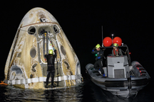 Phi hành gia NASA trở về Trái Đất sau 157 ngày trong không gian