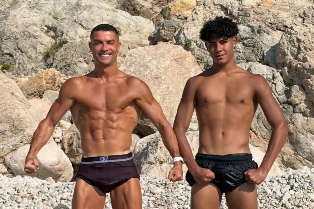 Con trai của Ronaldo: 16 tuổi cao gần 2m, cuộc sống ít người biết - 1