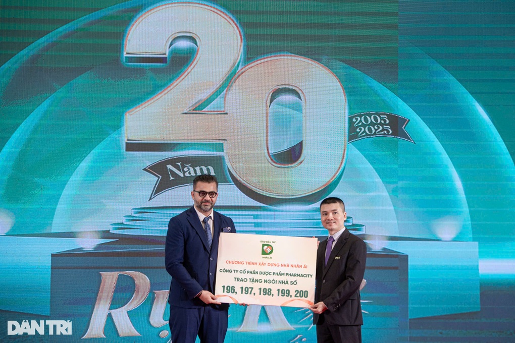 Sinh nhật 20 tuổi, báo Dân trí hoàn thành dự án 200 nhà Nhân ái - 7 Sinh nhật 20 tuổi, báo Dân trí hoàn thành dự án 200 nhà Nhân ái - 7