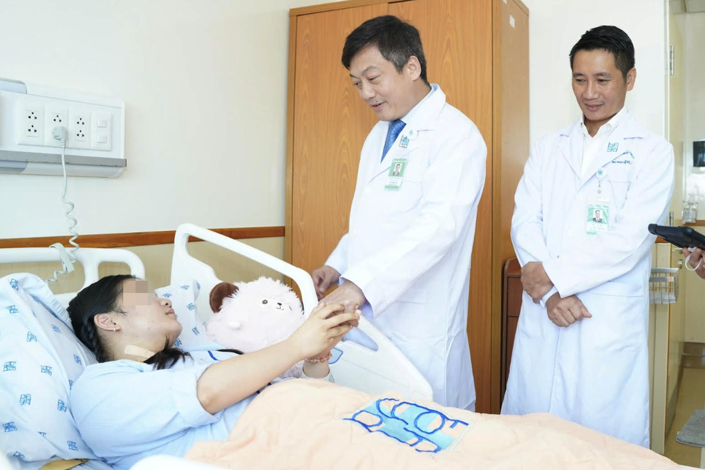 Cô gái 18 tuổi bất ngờ phát hiện ung thư dạ dày di căn xa sau 4 triệu chứng - 2 Cô gái 18 tuổi bất ngờ phát hiện ung thư dạ dày di căn xa sau 4 triệu chứng - 2