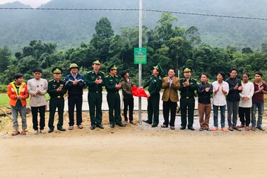 Quảng Bình: Đồng bào Rục đón niềm vui từ chương trình “Ánh sáng vùng biên”