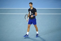 Tsitsipas lên tiếng chế nhạo Djokovic