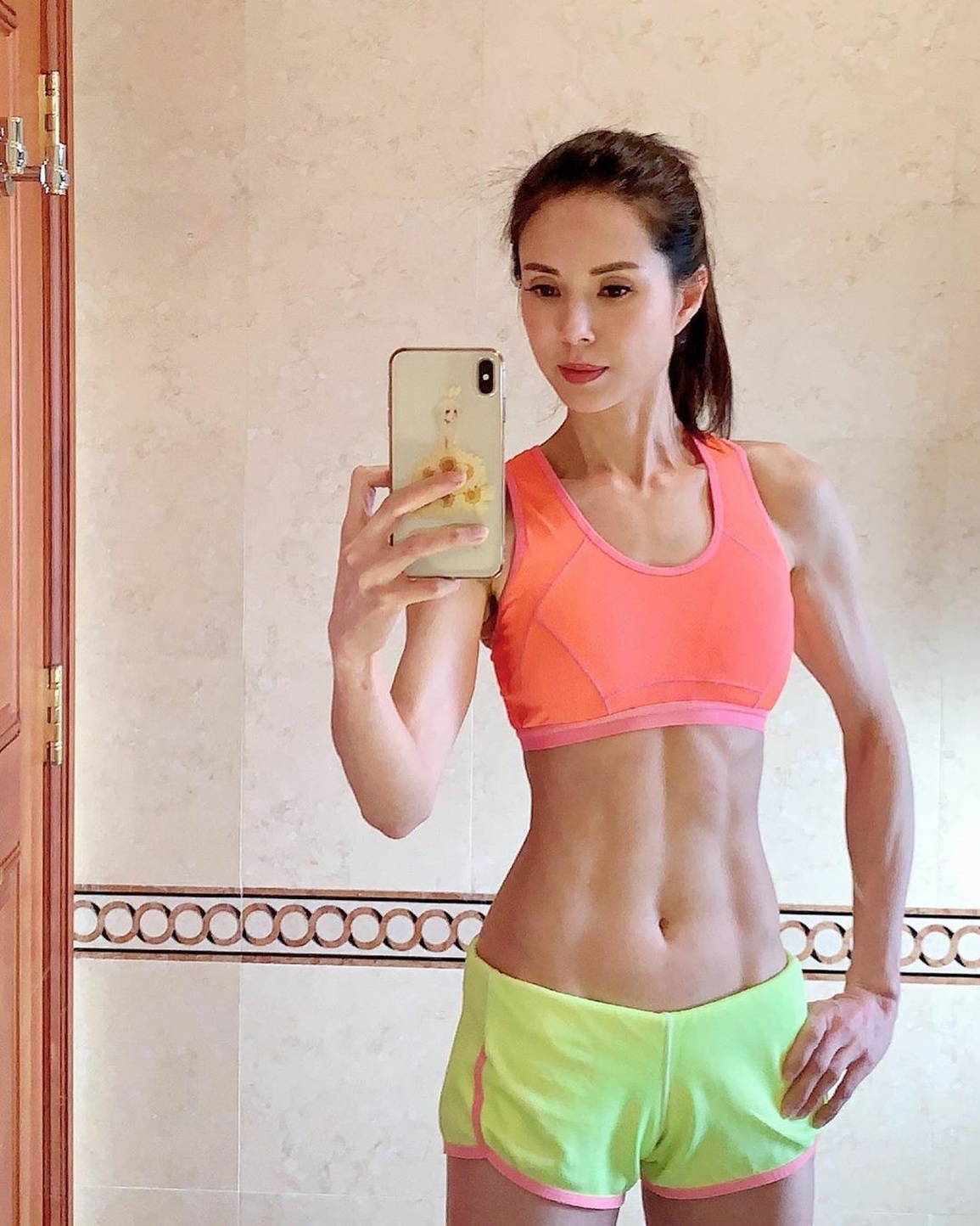 Mặt mộc trẻ trung của Tiểu Long Nữ Lý Nhược Đồng ở tuổi U60 - 4 Mặt mộc trẻ trung của Tiểu Long Nữ Lý Nhược Đồng ở tuổi U60 - 4