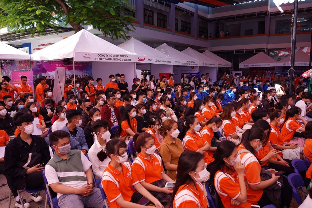 Sinh viên FPT Polytechnic Đà Nẵng được nhà tuyển dụng săn đón ngay tại trường - 3 Sinh viên FPT Polytechnic Đà Nẵng được nhà tuyển dụng săn đón ngay tại trường - 3