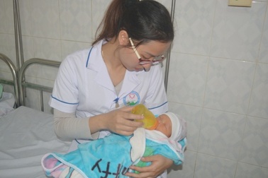 Vụ sản phụ tử vong sau mổ đẻ: Tạm đình chỉ phẫu thuật kíp mổ