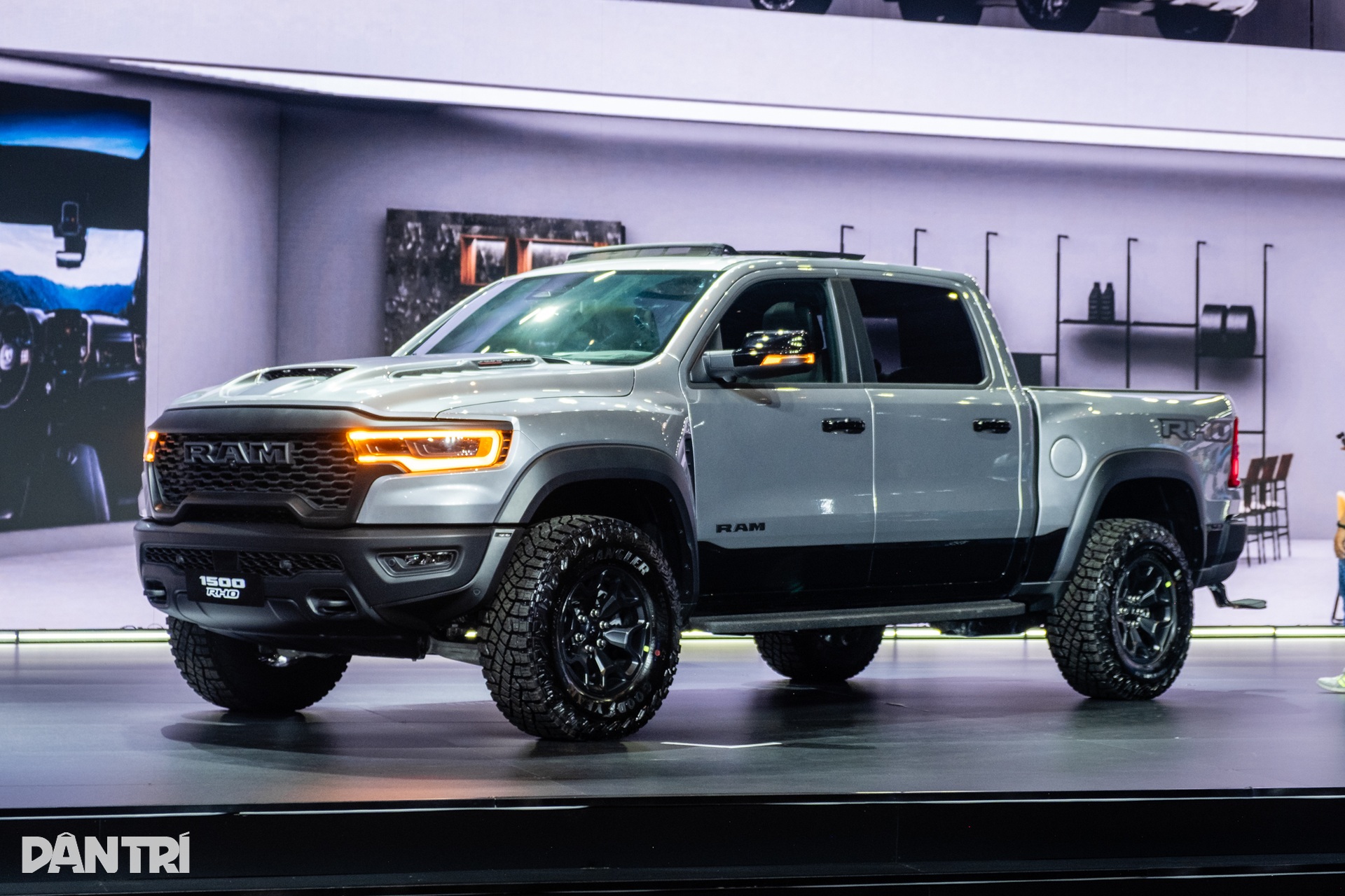 RAM 1500 giá từ 3,749 tỷ đồng, được xếp nhóm ô tô con pickup - 1
