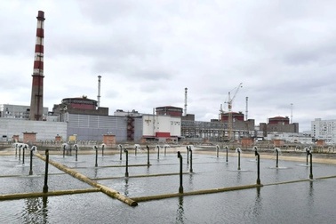 Ukraine phản đối Nga nối đường dây đến nhà máy điện hạt nhân Zaporizhzhia ​