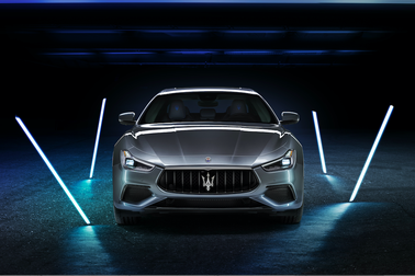 Ghibli Hybrid mới: Mẫu xe sử dụng năng lượng điện đầu tiên của Maserati