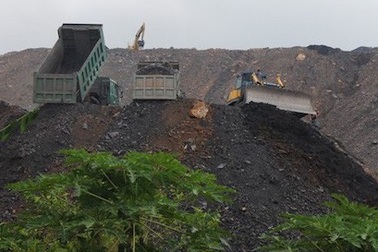 Người dân kinh hãi trước sai phạm to bằng… quả núi của doanh nghiệp khoáng sản!