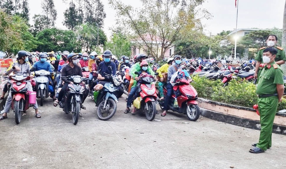 Lãnh đạo ĐBSCL kiến nghị tạm ngưng cho dân về quê vì nguy cơ bùng phát F0 - 6 Lãnh đạo ĐBSCL kiến nghị tạm ngưng cho dân về quê vì nguy cơ bùng phát F0 - 6