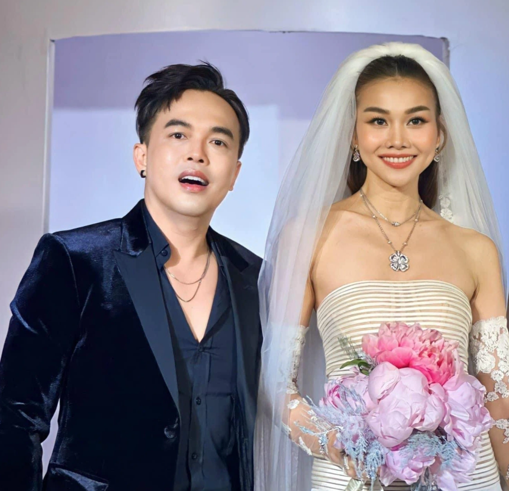 Đám cưới Thanh Hằng: Chồng nhạc trưởng đệm đàn hát, hé lộ thực đơn 5 sao - 5