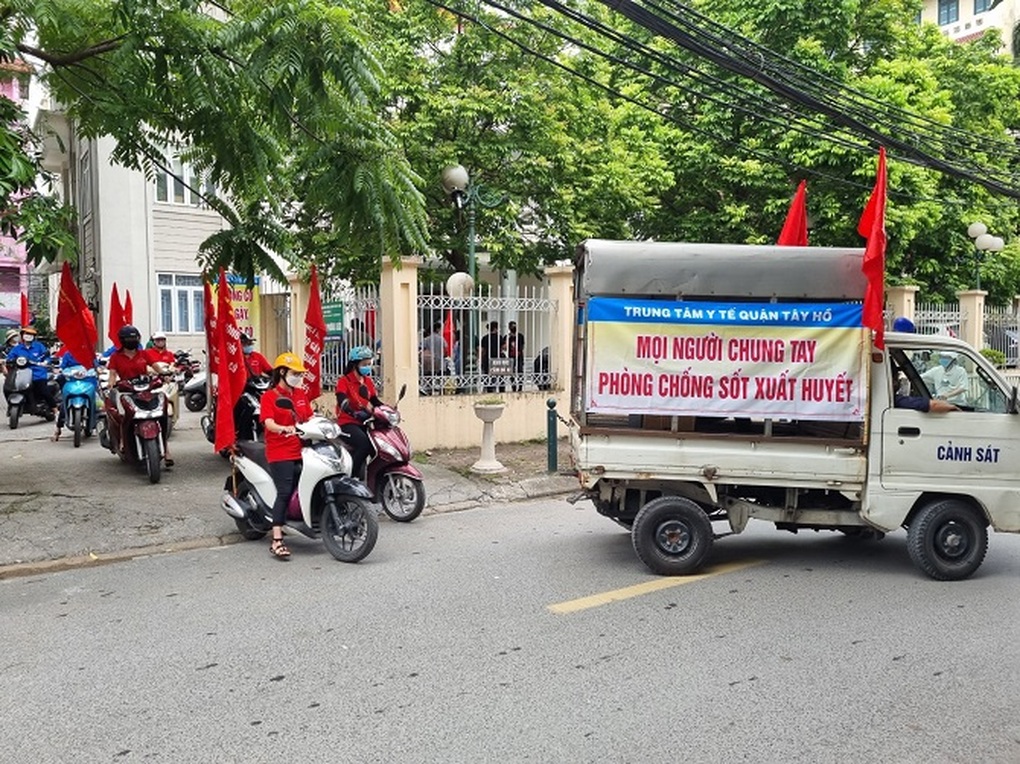 Hà Nội: Gần 10.000 ca sốt xuất huyết, nguy cơ tăng ca nặng, tử vong - 3 Hà Nội: Gần 10.000 ca sốt xuất huyết, nguy cơ tăng ca nặng, tử vong - 3