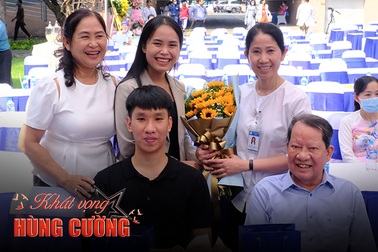 Những em bé ống nghiệm và vị giáo sư bị nói "khùng"