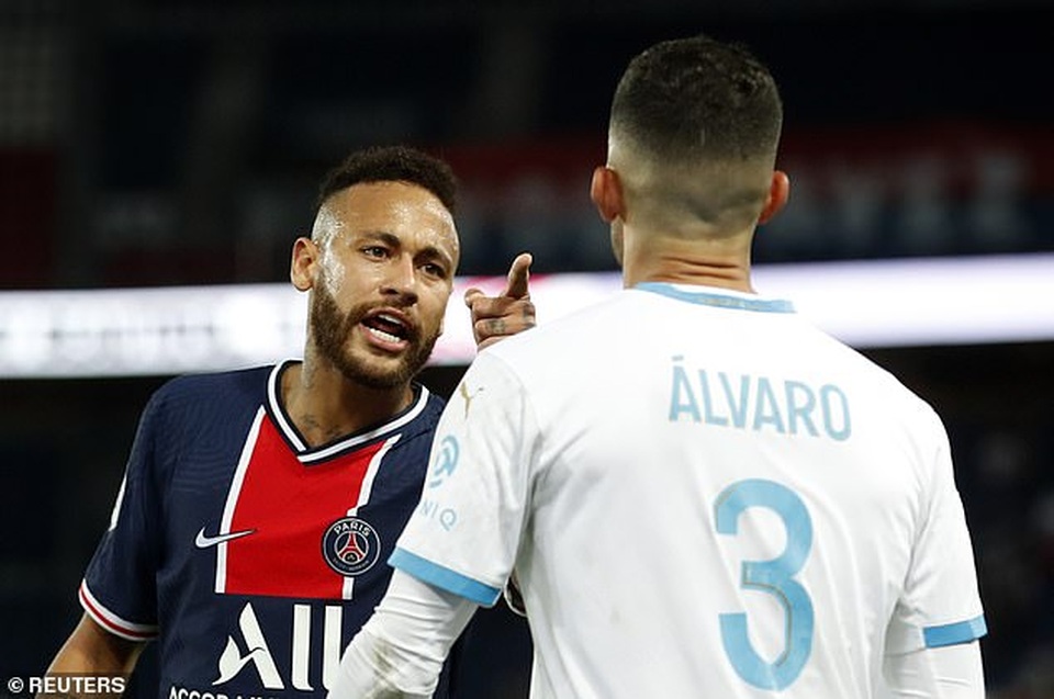 Neymar: “Tôi tiếc vì không thể đấm vào mặt gã đó” - 1 Neymar: “Tôi tiếc vì không thể đấm vào mặt gã đó” - 1