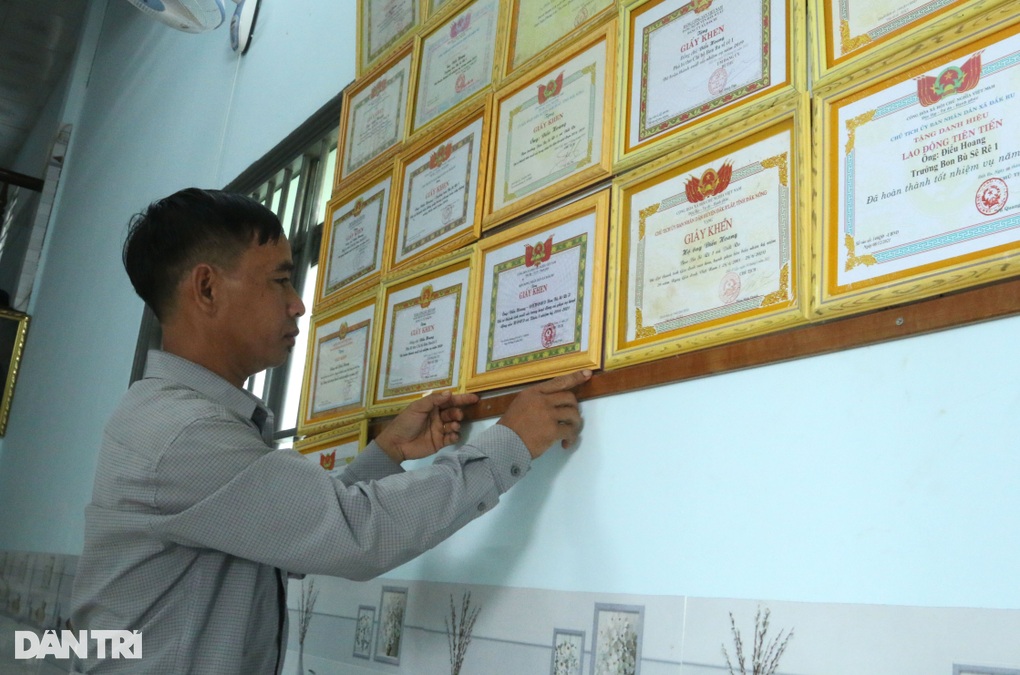 Trưởng bon đại lý... nợ, giúp đồng bào dân tộc cơ hội thoát nghèo - 1 Trưởng bon đại lý... nợ, giúp đồng bào dân tộc cơ hội thoát nghèo - 1