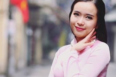 Á khôi Imiss Thăng Long khoe nét đằm thắm ngày mùng 1 Tết