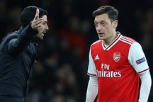 Mesut Ozil đạt thỏa thuận chấm dứt hợp đồng với Arsenal