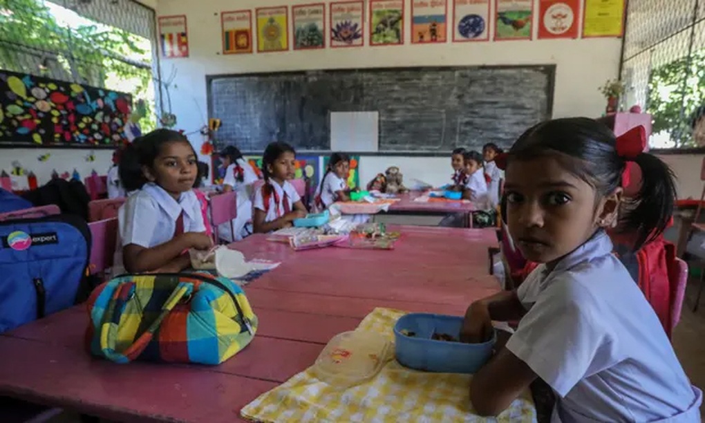 Sri Lanka: Cha mẹ không có tiền, trẻ em đói ăn, ngất xỉu, nghỉ học - 1 Sri Lanka: Cha mẹ không có tiền, trẻ em đói ăn, ngất xỉu, nghỉ học - 1
