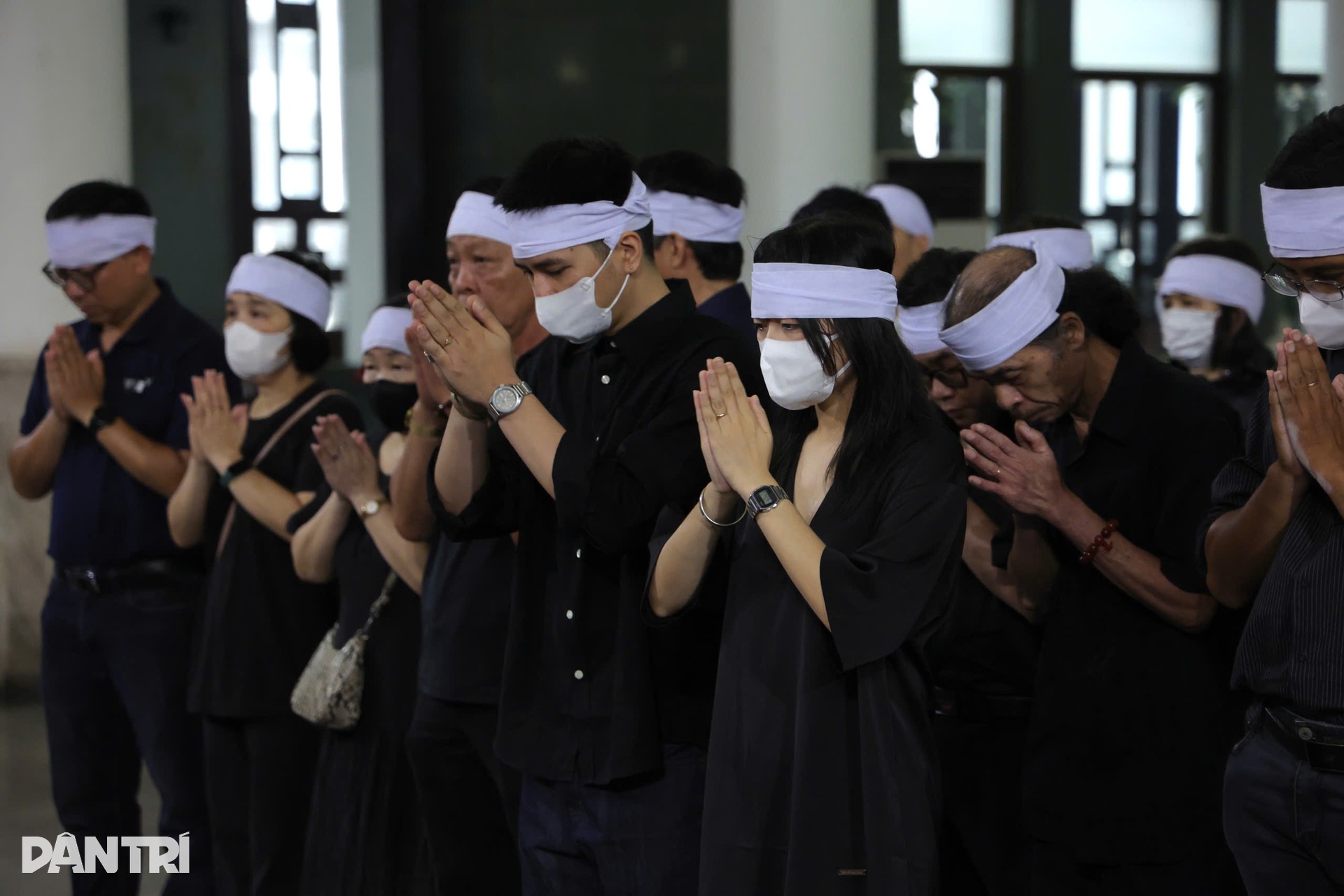 Gia đình, đông đảo nghệ sĩ tiễn đưa họa sĩ Lê Thiết Cương - 2