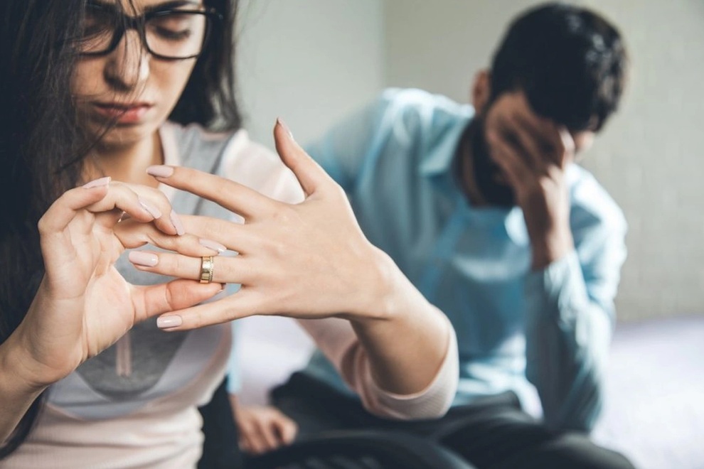 Ở nhà mẹ vợ cho, tôi bị chê không ra gì khi muốn lập bàn thờ cho bố mẹ đẻ - 1 Ở nhà mẹ vợ cho, tôi bị chê không ra gì khi muốn lập bàn thờ cho bố mẹ đẻ - 1
