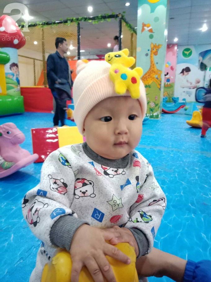 Sự sống mong manh của bé trai 1 tuổi, chỉ nặng 6kg, bụng phình to như cái trống mà mẹ nghèo không tiền chữa trị - Ảnh 6. Sự sống mong manh của bé trai 1 tuổi, chỉ nặng 6kg, bụng phình to như cái trống mà mẹ nghèo không tiền chữa trị - Ảnh 6.