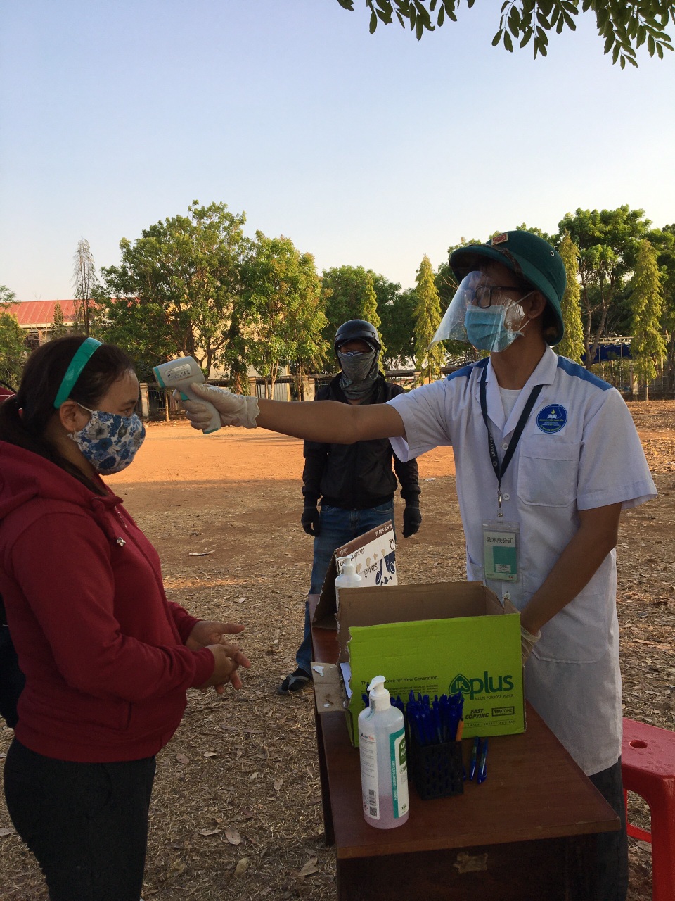 Đắk Lắk: Hàng trăm sinh viên tình nguyện xung phong chống dịch Covid-19 - 2 Đắk Lắk: Hàng trăm sinh viên tình nguyện xung phong chống dịch Covid-19 - 2