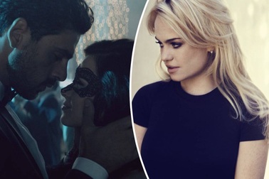 Nữ ca sĩ Duffy chỉ trích bộ phim “lãng mạn hóa” hành vi cưỡng hiếp