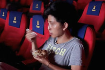 Sự thật về thông tin giới trẻ xôn xao là được ăn cơm nhà trong rạp phim