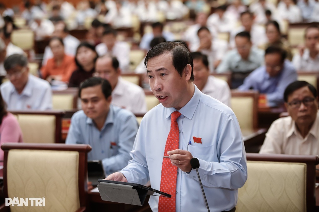 Chất vấn Giám đốc Sở GTVT, đại biểu nói TPHCM nhiều sông nhưng trống đò - 3 Chất vấn Giám đốc Sở GTVT, đại biểu nói TPHCM nhiều sông nhưng trống đò - 3