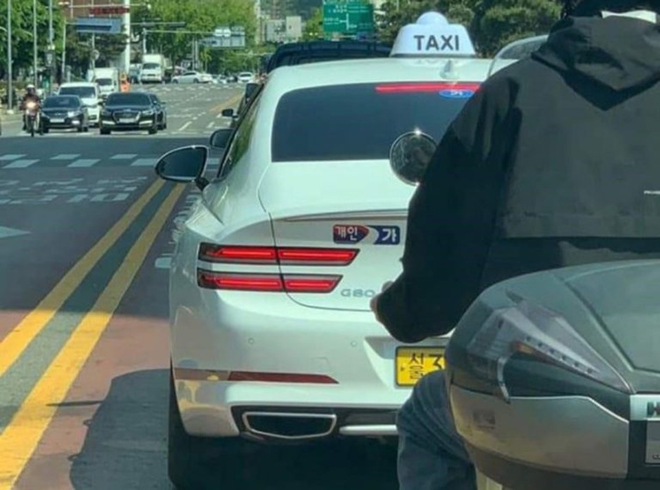 Xe sang Genesis G80 vừa ra mắt đã bị bắt gặp chạy taxi ở Hàn Quốc - 2 Xe sang Genesis G80 vừa ra mắt đã bị bắt gặp chạy taxi ở Hàn Quốc - 2