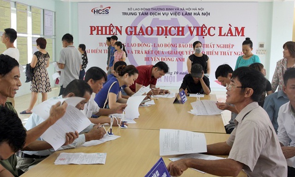 Trung tâm DVVL Hà Nội đẩy mạnh hoạt động bảo hiểm thất nghiệp - 1 Trung tâm DVVL Hà Nội đẩy mạnh hoạt động bảo hiểm thất nghiệp - 1