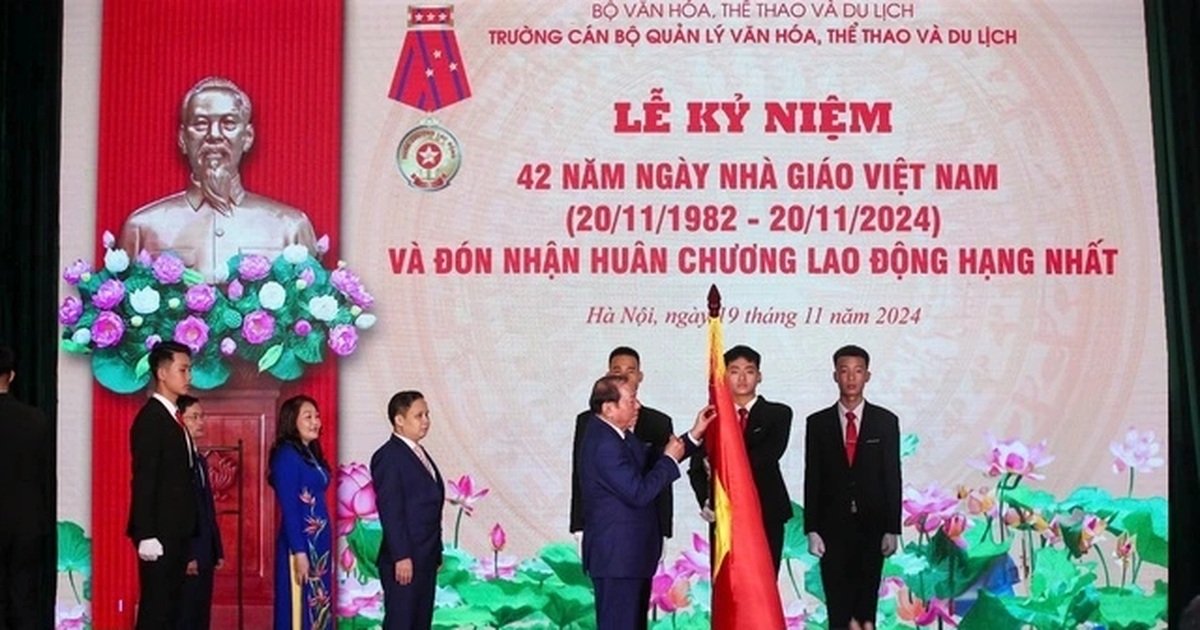 Trường Cán bộ quản lý Văn hóa, Thể thao nhận Huân chương lao động hạng nhất