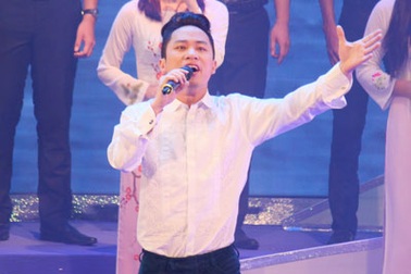 Ca sĩ Tùng Dương được vinh danh "Thanh niên tiên tiến làm theo lời Bác"