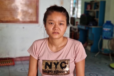 Cô gái nghẹn ngào cầu xin các nhà hảo tâm cứu giúp người cha nghèo khổ