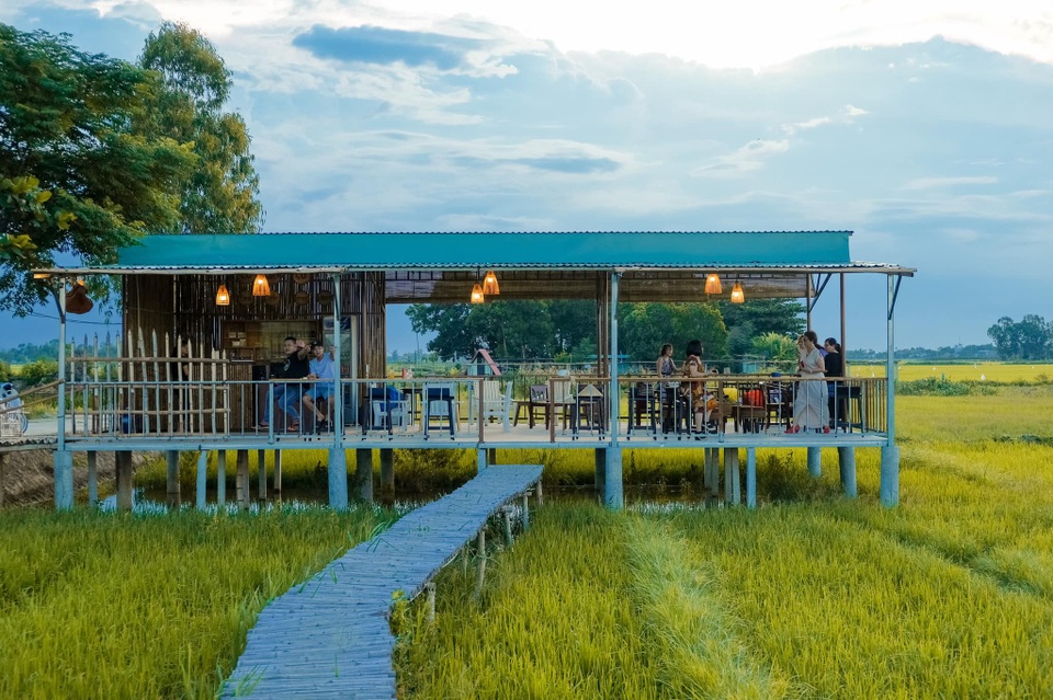 Lò gạch cũ thành điểm check-in gây sốt, khách thích thú chụp hình sống ảo - 6 Lò gạch cũ thành điểm check-in gây sốt, khách thích thú chụp hình sống ảo - 6