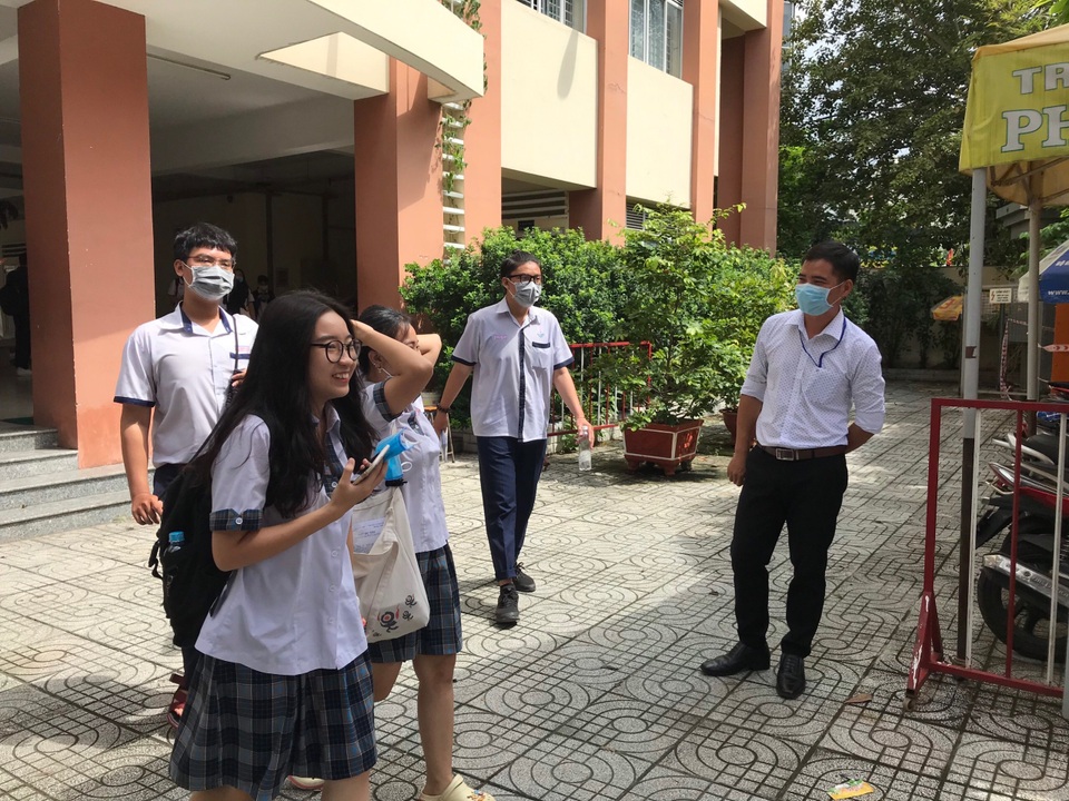 Thí sinh cả nước nói gì về đề nghị luận văn học gây hứng thú? - 2 Thí sinh cả nước nói gì về đề nghị luận văn học gây hứng thú? - 2