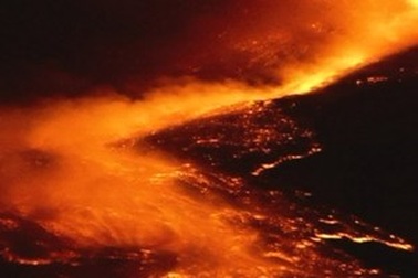 Núi lửa lớn nhất châu Âu “thức giấc”