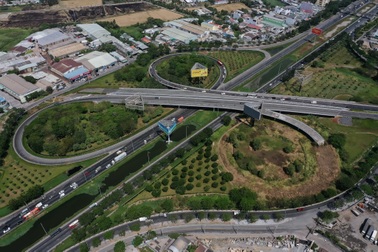 Đường Võ Văn Kiệt nối cao tốc TPHCM - Trung Lương làm 8 năm chưa xong