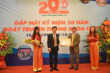 Chùm ảnh: 20 năm Ngày truyền thống khoa CNTT ĐH Đông Đô